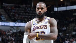 James makes history as Lakers down Spurs