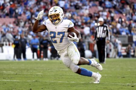 Chargers vs. Tennessee Titans: How to watch, predictions and betting odds