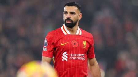 Salah selfish for contract comments – Carragher