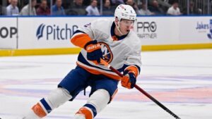 Islanders’ Mike Reilly to undergo heart procedure Tuesday, will be out indefinitely