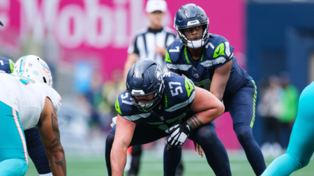 Seahawks’ starting center retires from NFL ahead of 49ers game