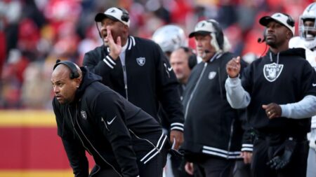 Bad coaching decisions prevent Raiders from upsetting the Chiefs