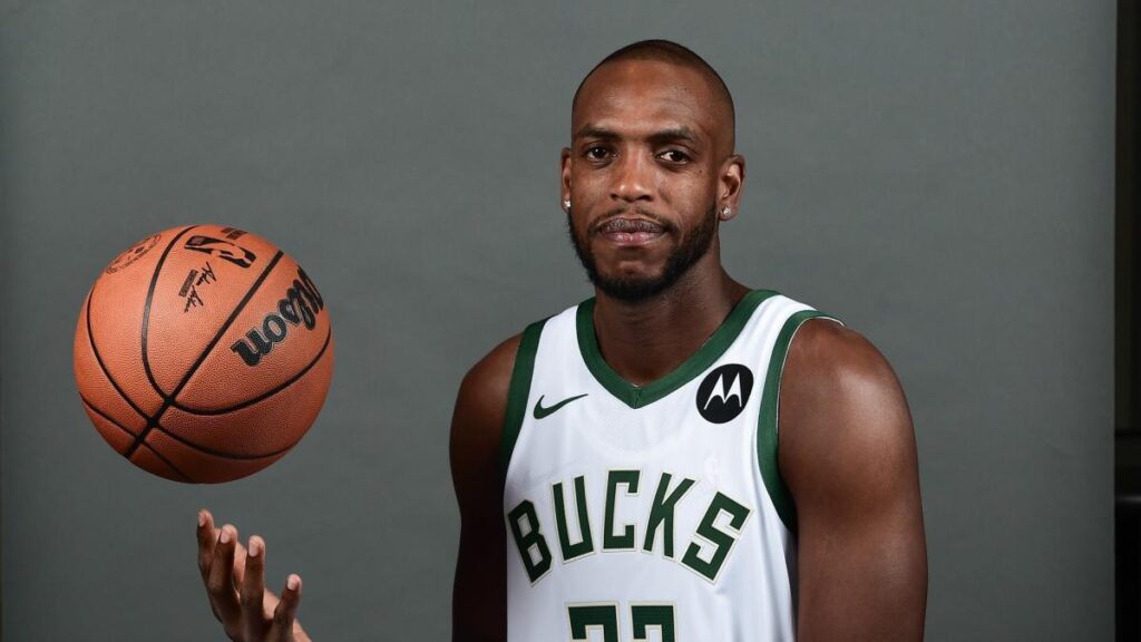 Bucks’ Khris Middleton reportedly medically cleared, ramping up for return to play