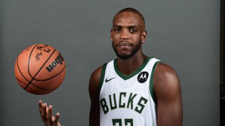 Bucks’ Khris Middleton reportedly medically cleared, ramping up for return to play