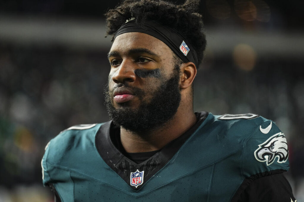 Eagles’ Bryce Huff to have wrist surgery on Thursday