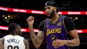 Davis leads LA Lakers to fifth straight win