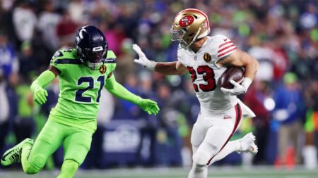 Shanahan lauds rival stars Witherspoon, Walker before 49ers-Seahawks