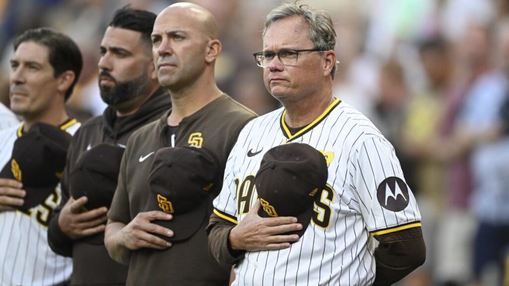 Padres manager Mike Shildt agrees to 2-year contract extension through 2027 season