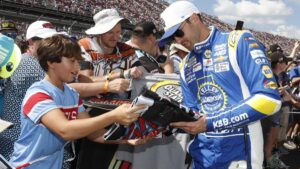 Chase Elliott wins NMPA Most Popular Award for seventh consecutive season