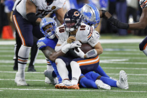 Lions win on Thanksgiving for first time since 2016 as Bears botch final snap in stunning fashion