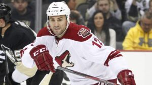 Former NHL player Paul Bissonnette attacked during altercation at Scottsdale steakhouse