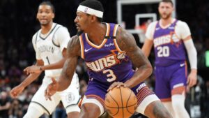 Suns guard Bradley Beal limps off court in 4th quarter of Phoenix’s loss to Nets