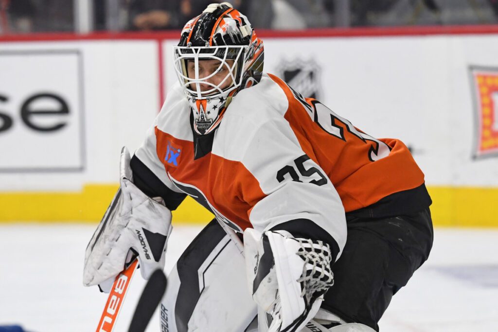 Flyers Reveal Starting Goalie For Blackhawks Matchup