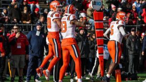 Rutgers’ attempt to ice kicker backfires as Illinois hits 40-yard game-winning TD on next play