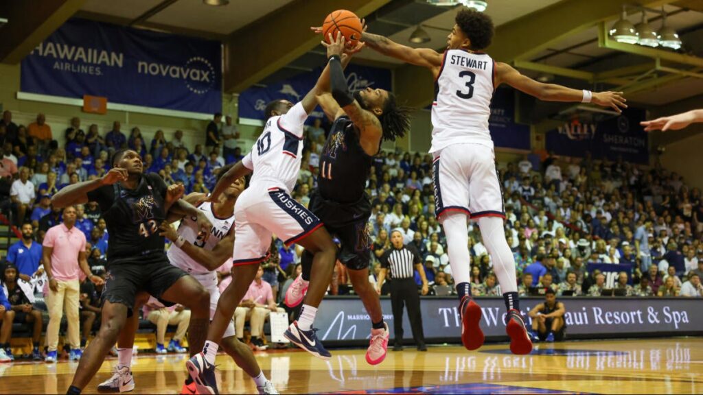 UConn’s Dan Hurley fumes over ‘sh–ty calls’ by referees after Memphis shocks Huskies in Maui Invitational