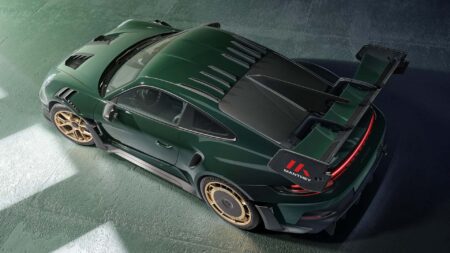 Manthey Gives The Porsche 911 GT3 RS a Huge Shark Fin