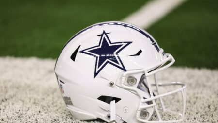 Lunda Wells will remain the Cowboys’ tight ends coach