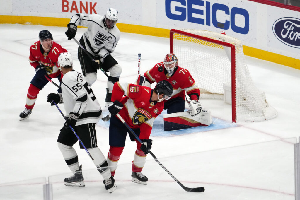 Bobrovsky, Panthers shut down visiting Kings 3-0