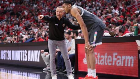 Dribble Handoff: Duke’s Jon Scheyer, Louisville’s Pat Kelsey among college basketball Coach of the Year picks