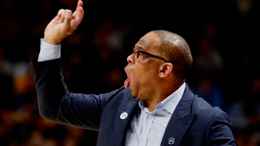 What UNC’s Hubert Davis said about rivalry showdown at Duke amid Tar Heels’ struggles