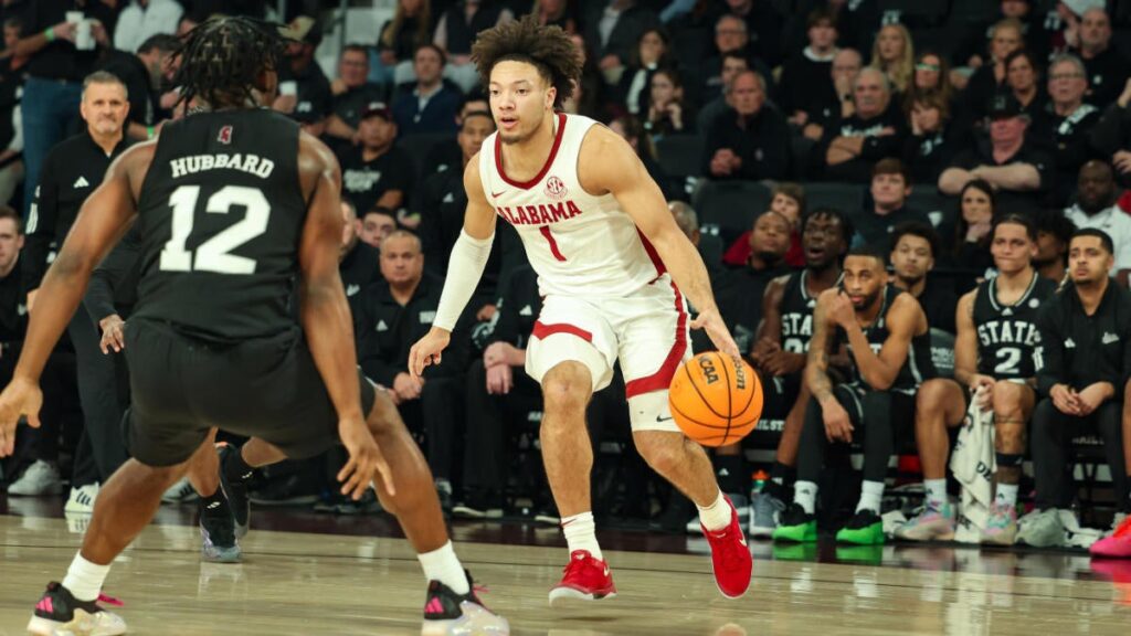 Alabama’s Mark Sears returns to starting lineup, sparks Crimson Tide to road win vs. Mississippi State