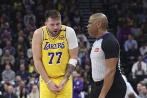 Lakers stumble into All-Star break after defensive woes exposed in bad loss to Jazz