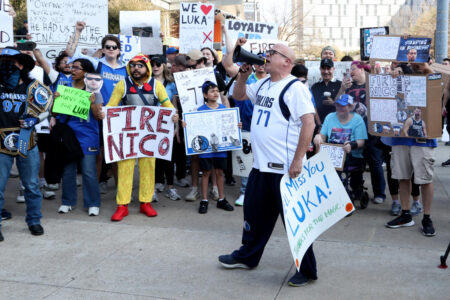 Fans protest Luka Dončić trade outside Mavericks arena, with Anthony Davis set to make debut