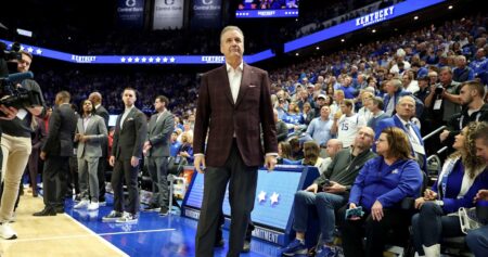 Arkansas Upsets Kentucky, Stuns CBB Fans in John Calipari’s Return to Rupp Arena