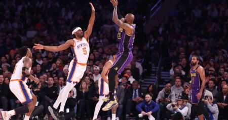 LeBron James Dazzles NBA Fans as Lakers Beat Jalen Brunson, Knicks with Davis Out