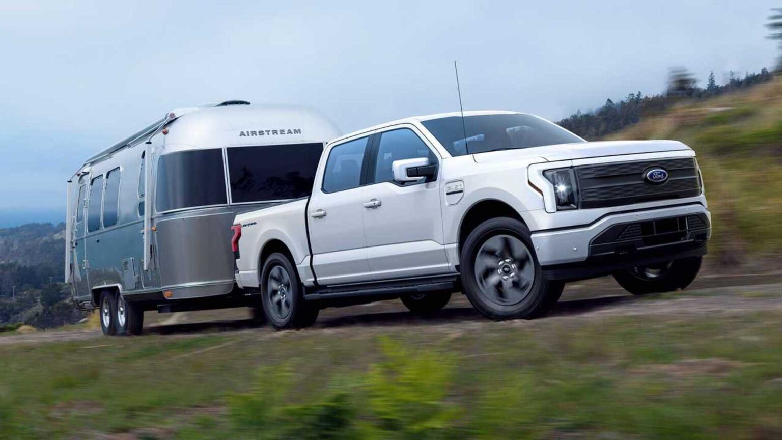 Ford CEO Admits Electric Pickup Trucks, SUVs Aren’t Good for Towing