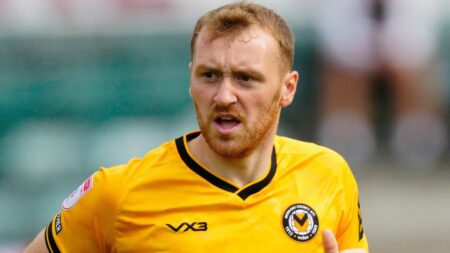 Truro City sign Newport striker Jephcott on loan