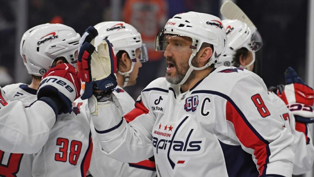 Ovechkin scores his 879th to move closer to Gretzky’s record, as Capitals beat Flyers 4-3