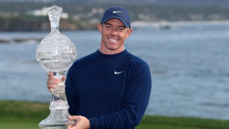 McIlroy holds off Lowry to take Pebble Beach title