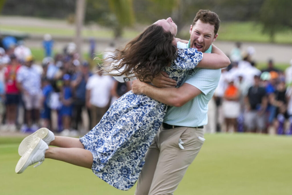 Brian Campbell cashes in on a big break and wins Mexico Open for first PGA Tour title