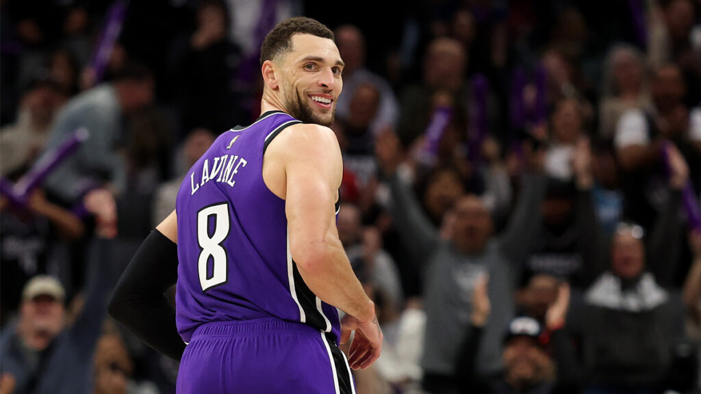 LaVine delivers first signature Kings game in rout of Hornets