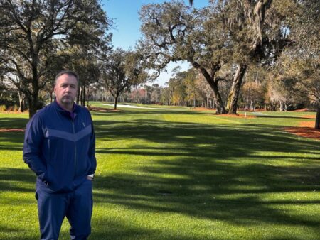 PGA Tour: Iconic oak tree on TPC Sawgrass, Players Stadium Course No. 6, back via transplant