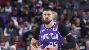 Lakers sign center Alex Len off buyout market to bolster front line.