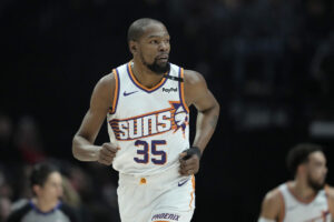 Kevin Durant becomes 8th NBA player to score 30,000 points