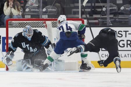 Late Goal Sinks Canucks In 2-1 Loss To Utah