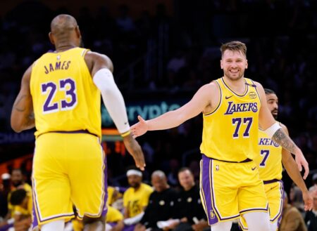 Luka Dončić’s off shooting night doesn’t matter as LeBron James scores 33, Lakers win 4th straight