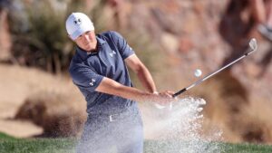 Jordan Spieth makes two eagles in three holes to move into contention at WM Phoenix Open