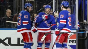 Chris Kreider’s third period shorthanded goal pushes Rangers to 3-2 win over Bruins