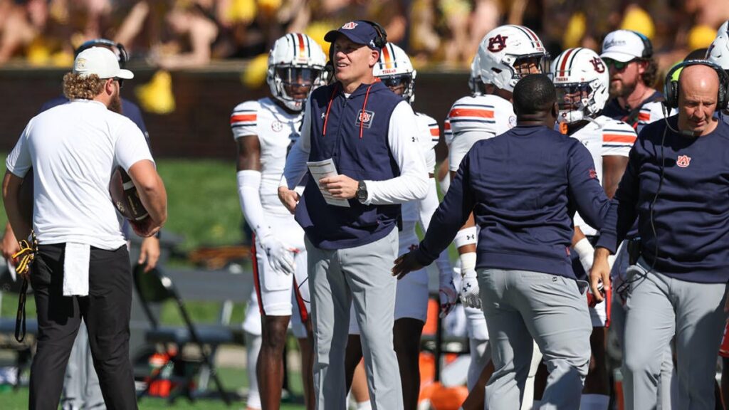 Auburn extends D.J. Durkin, more than doubles defensive coordinator’s salary as part of lucrative deal