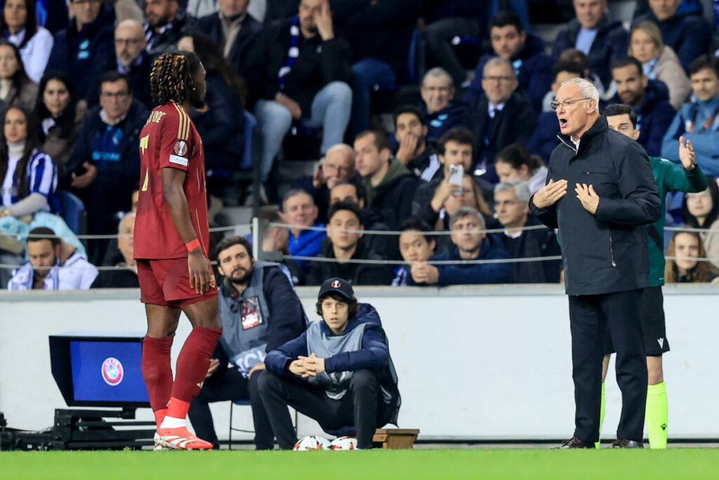 Video: Why Ranieri was so angry after Porto 1-1 Roma final whistle