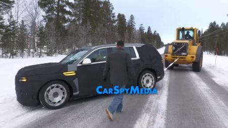 Genesis GV90 Stuck in Ditch Rescued by a Volvo Loader