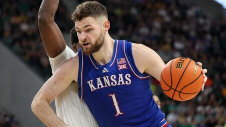 Free college basketball picks for Monday, Feb. 24 from proven model: Back Kansas in CBB best bets