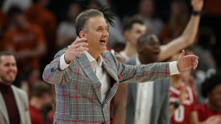 Arkansas surging toward NCAA Tournament bubble as John Calipari pulls Razorbacks from SEC tailspin