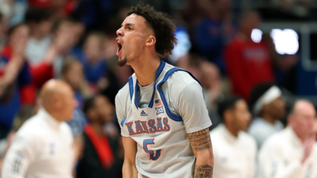 College basketball picks, schedule: Predictions for Kansas vs. Baylor and more Top 25 games for Saturday