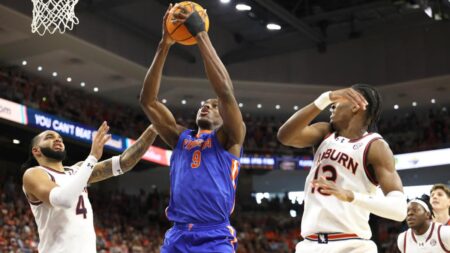 Florida upsets No. 1 Auburn for second win vs. a top-ranked team this season, snaps Tigers’ 14-game win streak