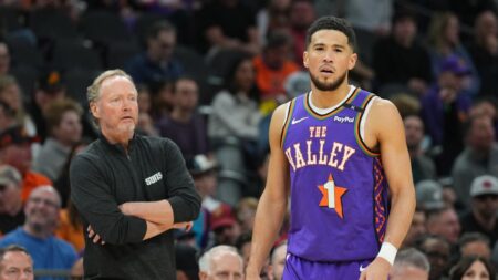 Coach Budenholzer reportedly asked Devin Booker to be less vocal on court, in team huddles